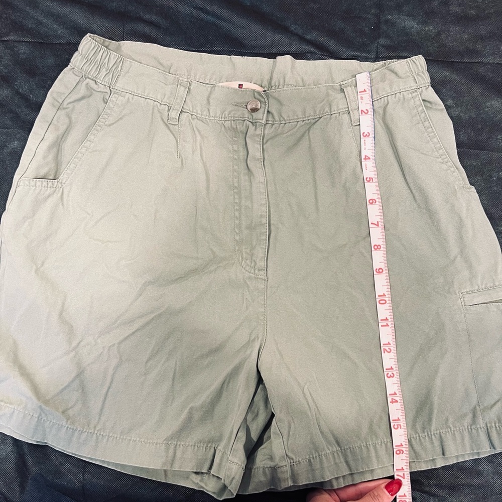 🔥Woolrich Women's Green Shorts🔥 - Picture 4 of 5